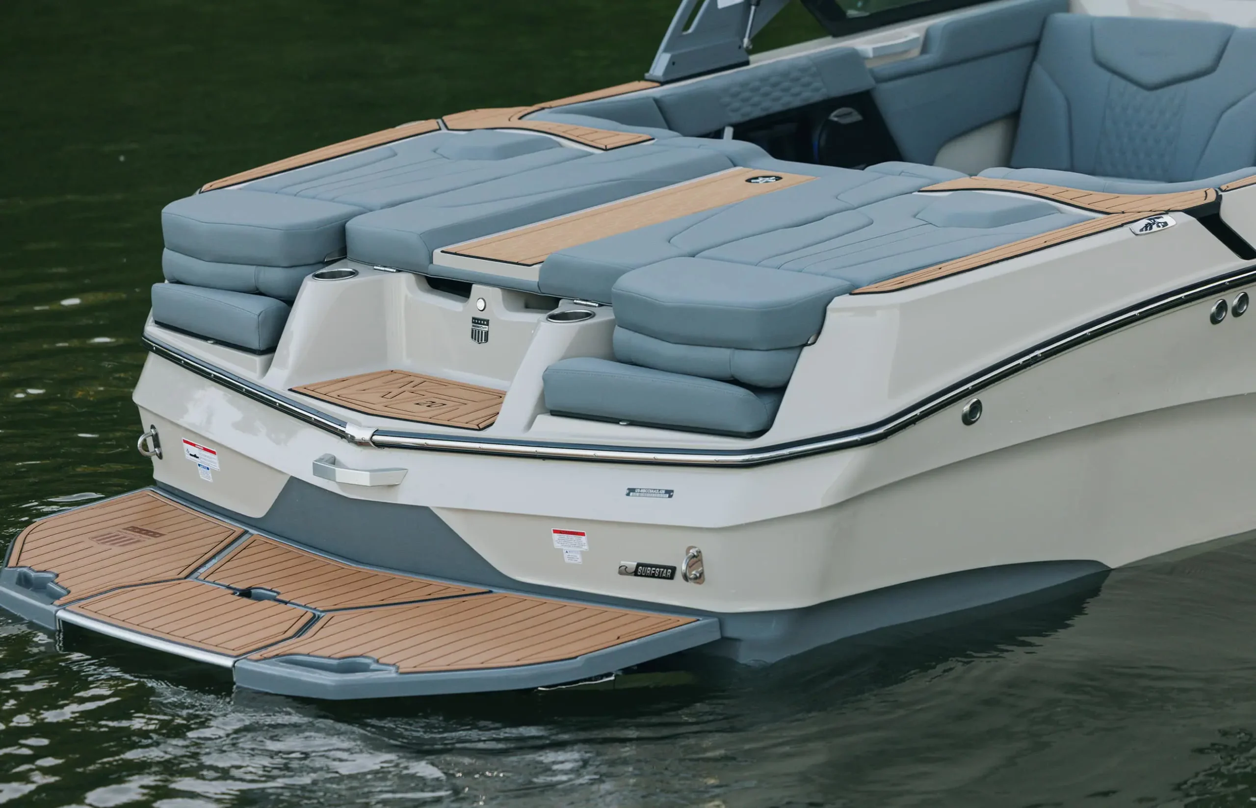 Моторний катер MasterCraft XT20 NEW — фото