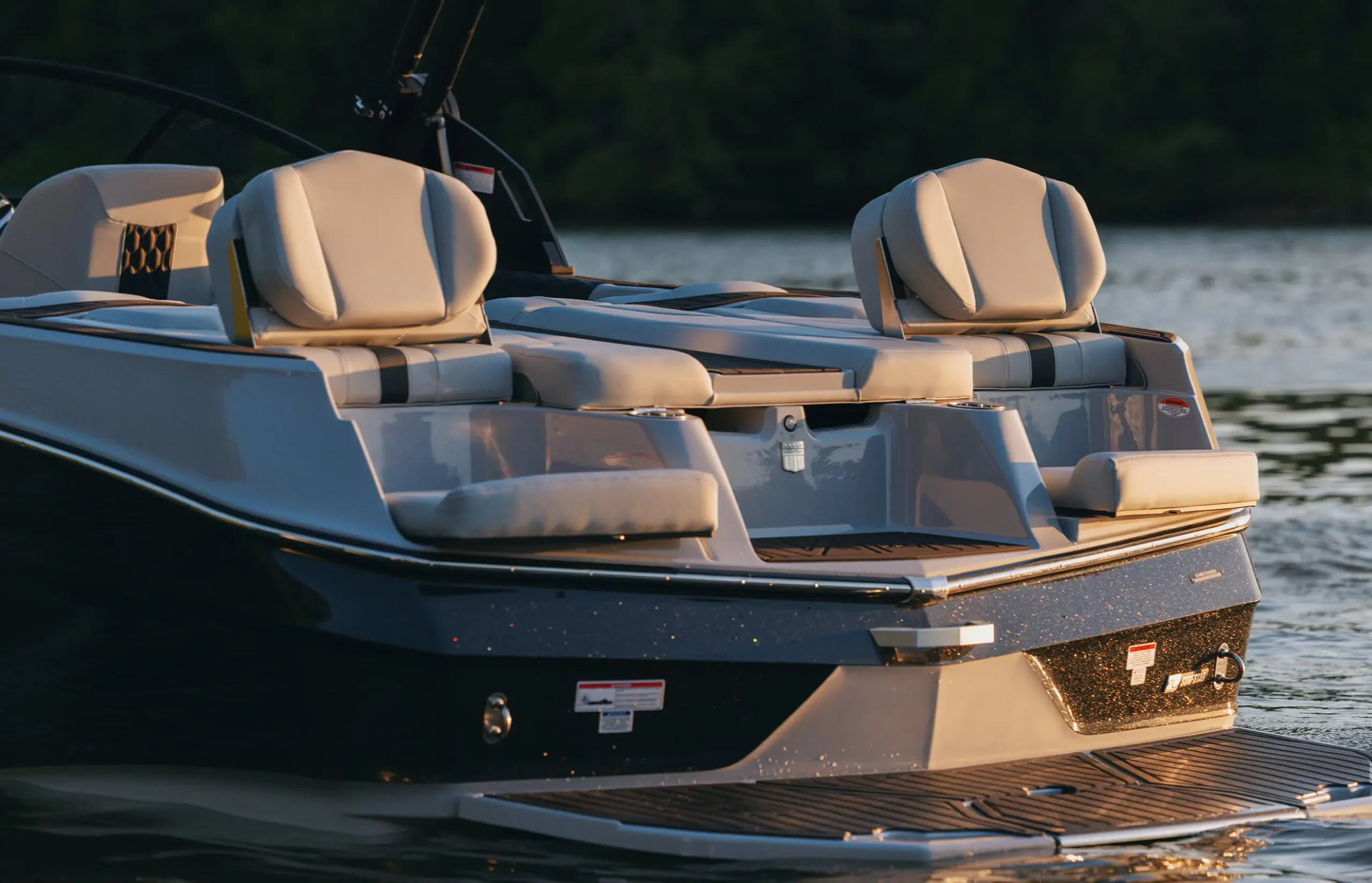 Моторний катер MasterCraft XT22T NEW — фото