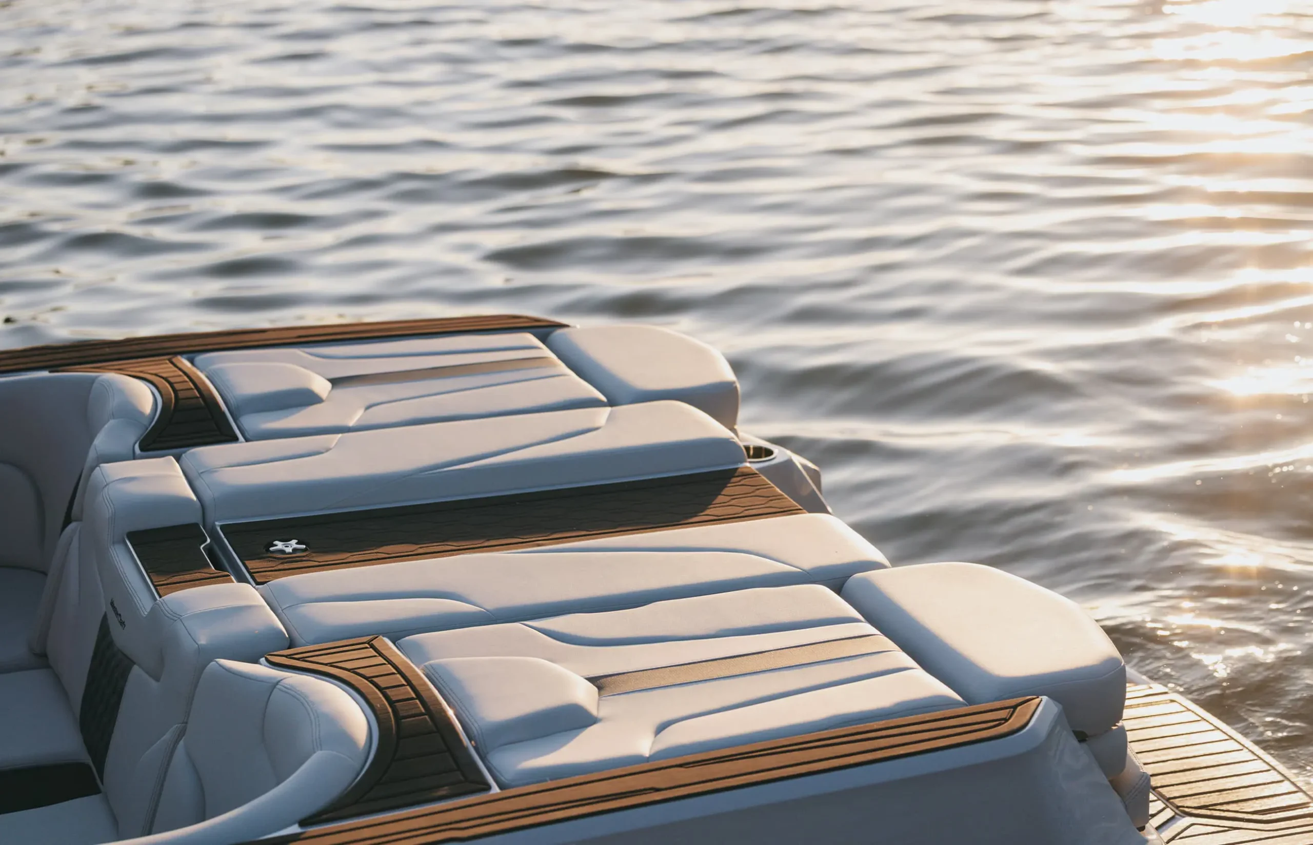Моторний катер MasterCraft XT22T NEW — фото