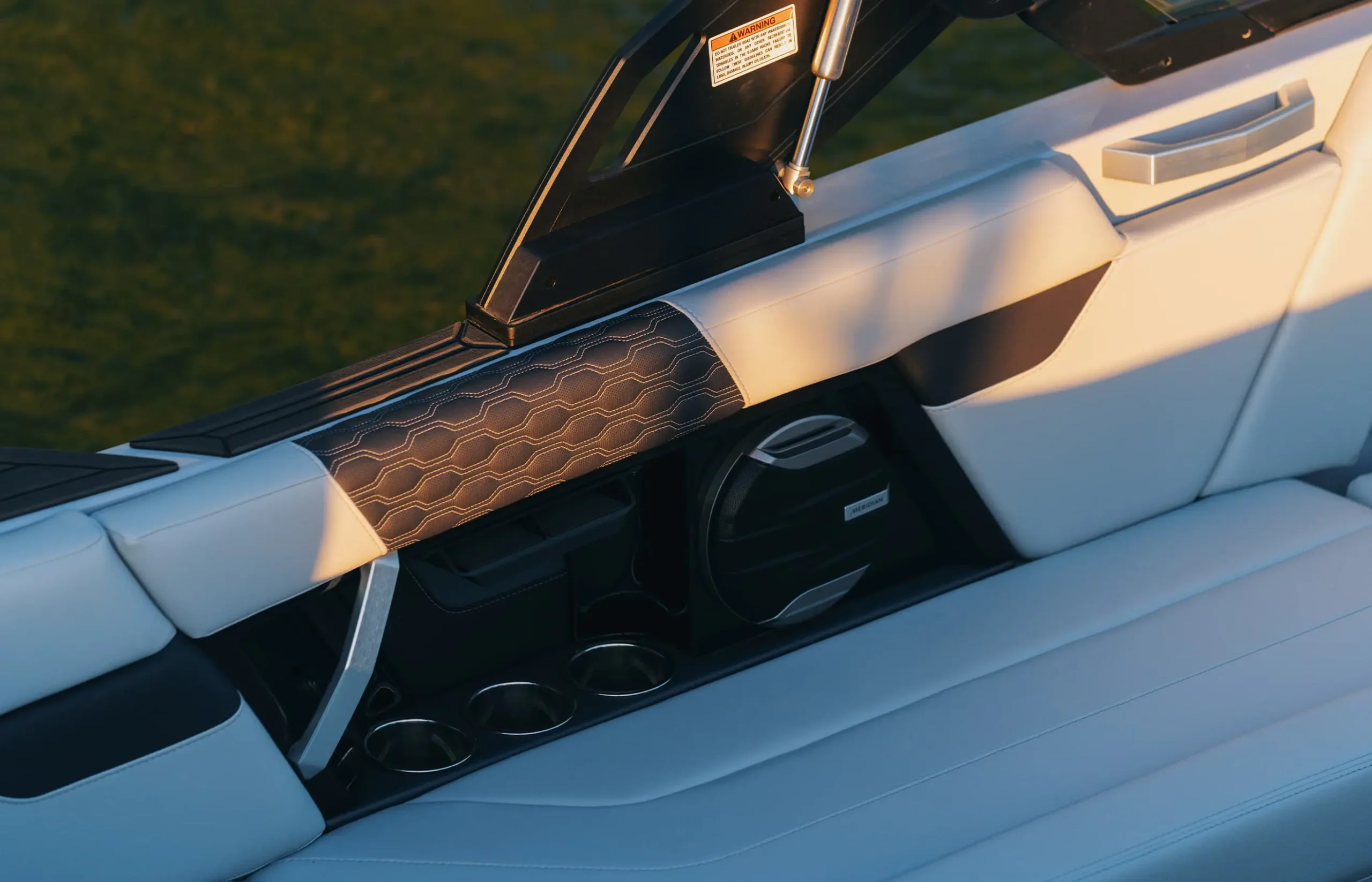 Моторний катер MasterCraft XT22T NEW — фото